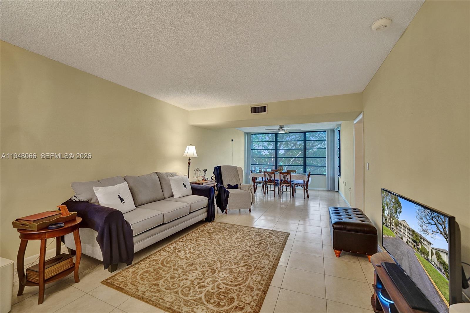 1713 Whitehall Dr #304 Davie, FL 33324