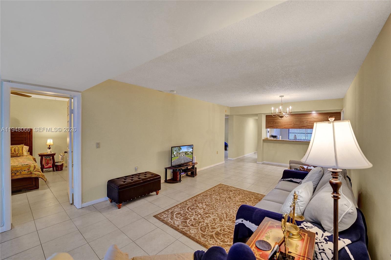 1713 Whitehall Dr #304 Davie, FL 33324