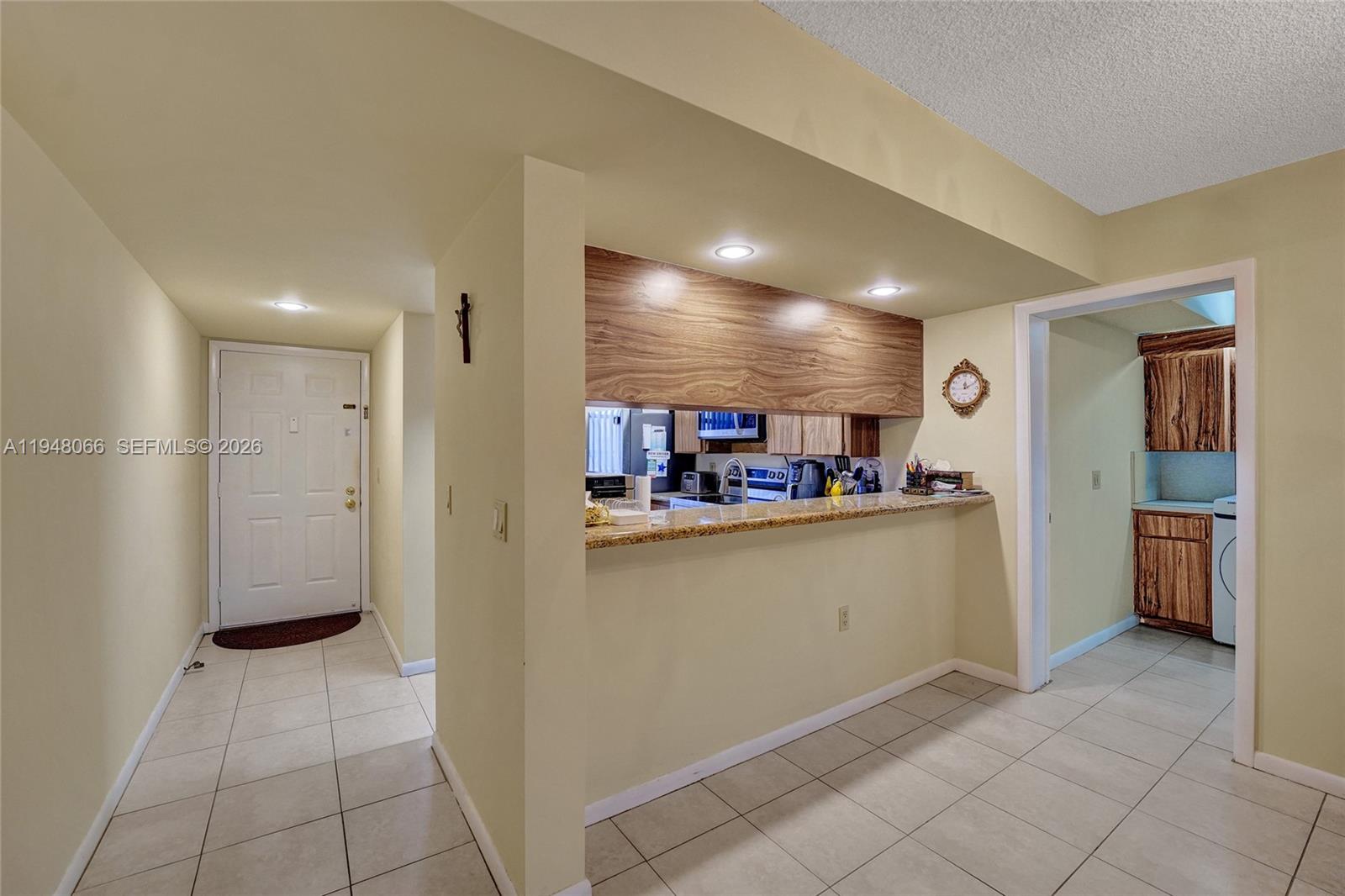 1713 Whitehall Dr #304 Davie, FL 33324