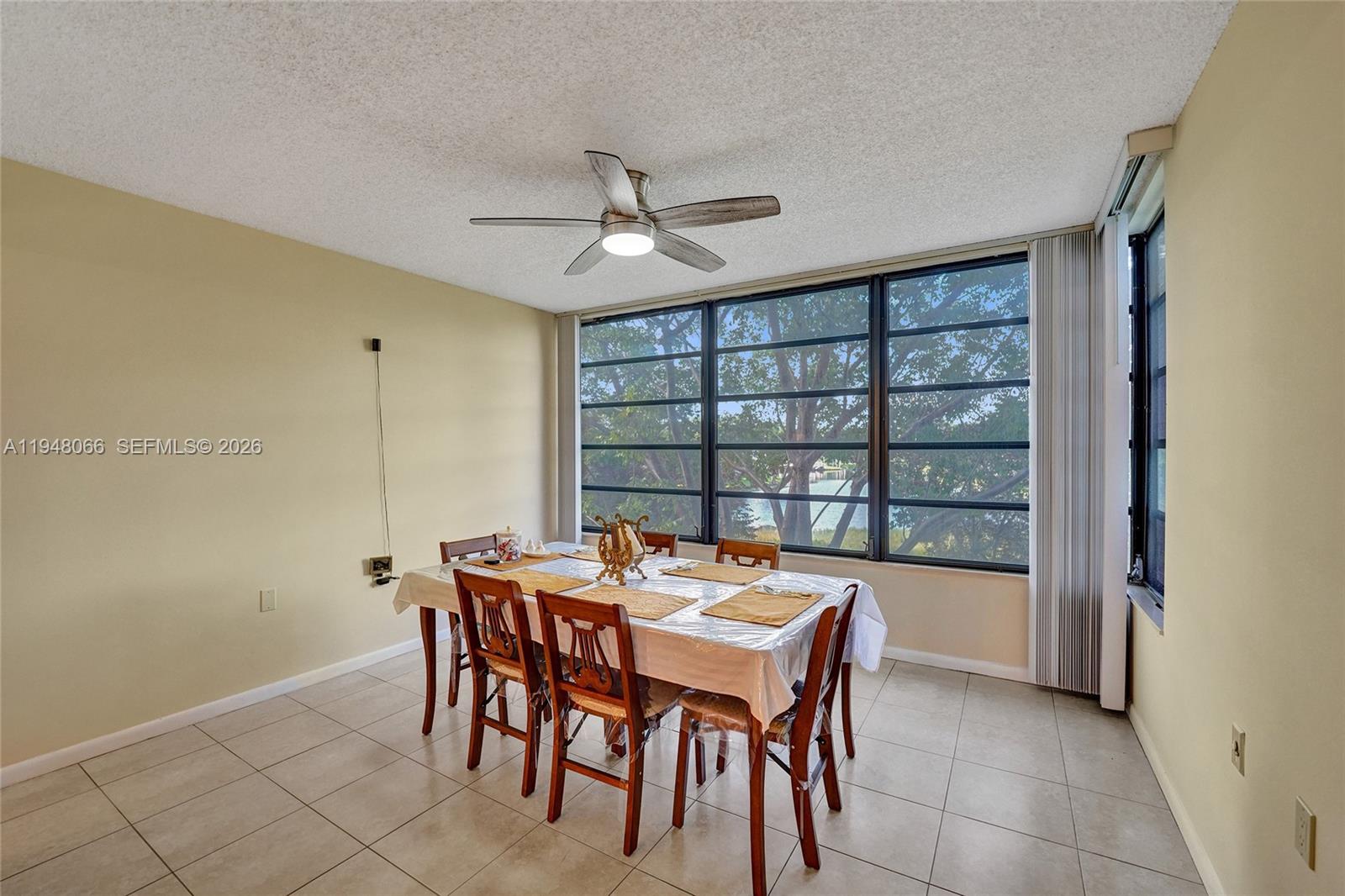 1713 Whitehall Dr #304 Davie, FL 33324