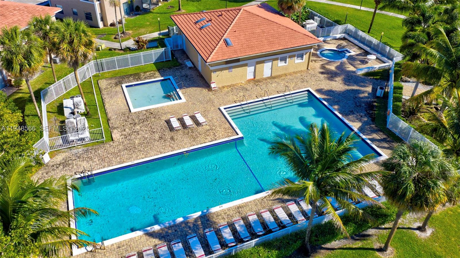 908 Twin Lks Dr #8-C Coral Springs, FL 33071