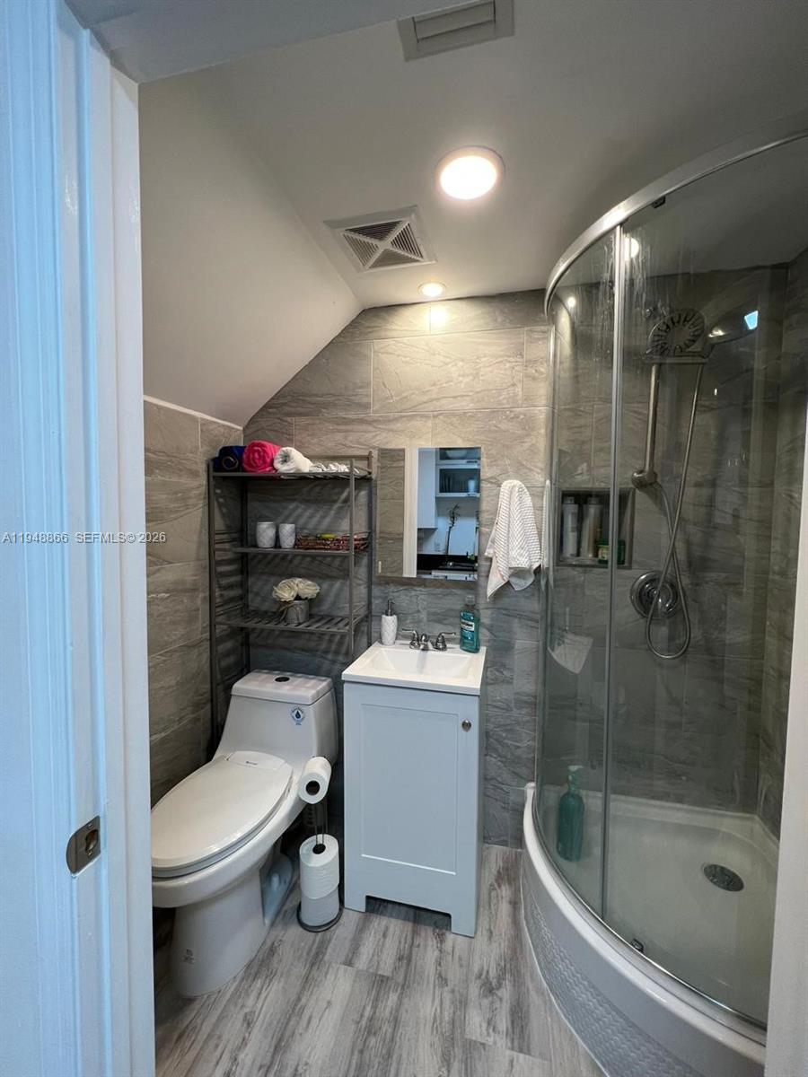 60 SW 13th St #3013 Miami, FL 33130