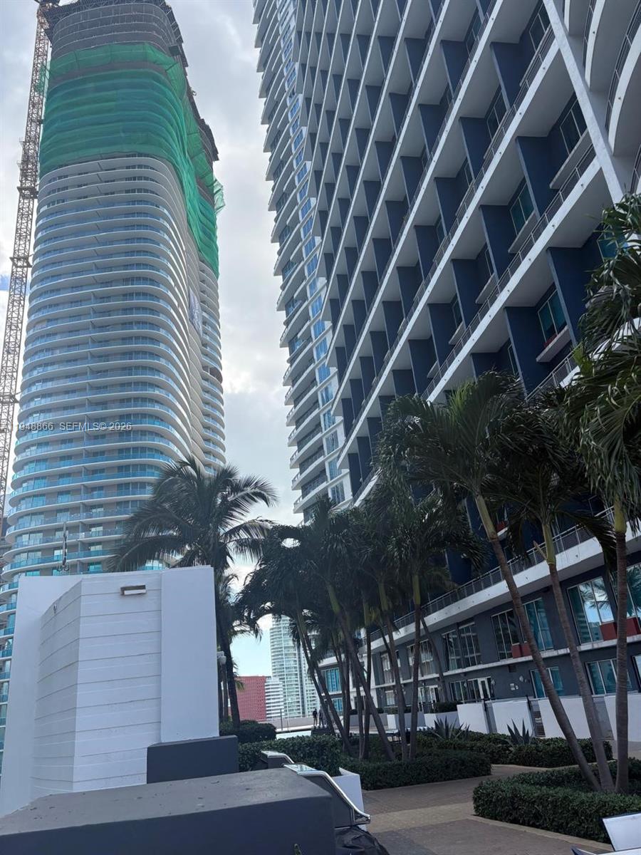 60 SW 13th St #3013 Miami, FL 33130