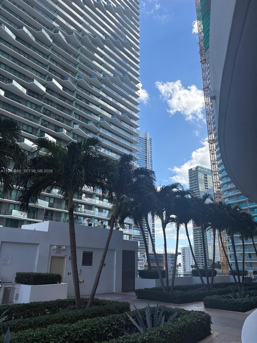 60 SW 13th St #3013 Miami, FL 33130