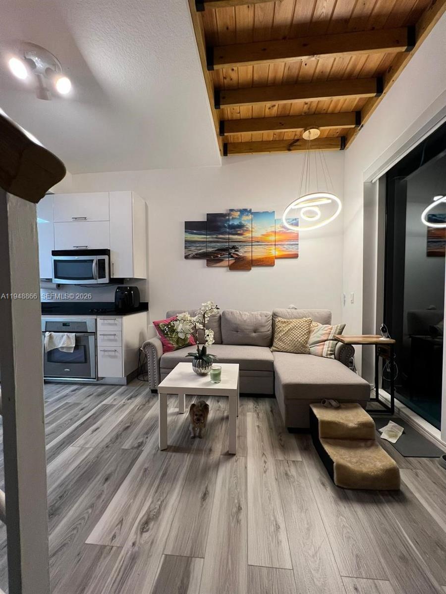 60 SW 13th St #3013 Miami, FL 33130