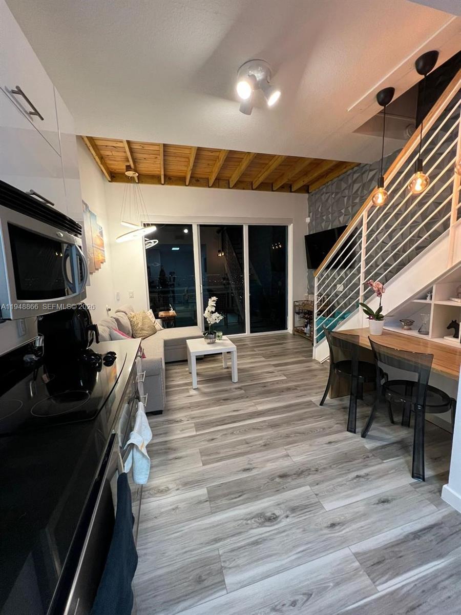 60 SW 13th St #3013 Miami, FL 33130