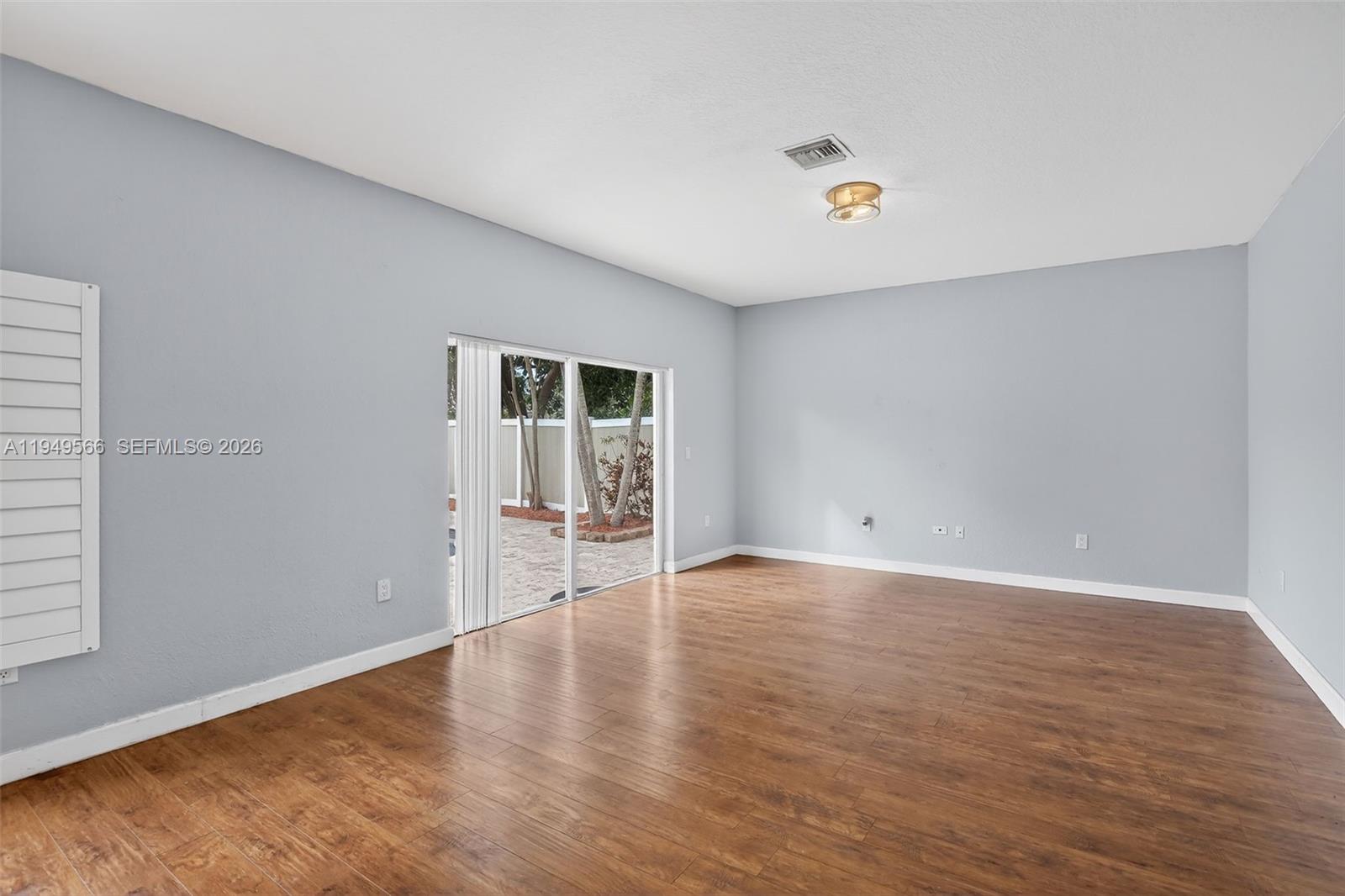 2216 NW 72nd Ter Pembroke Pines, FL 33024