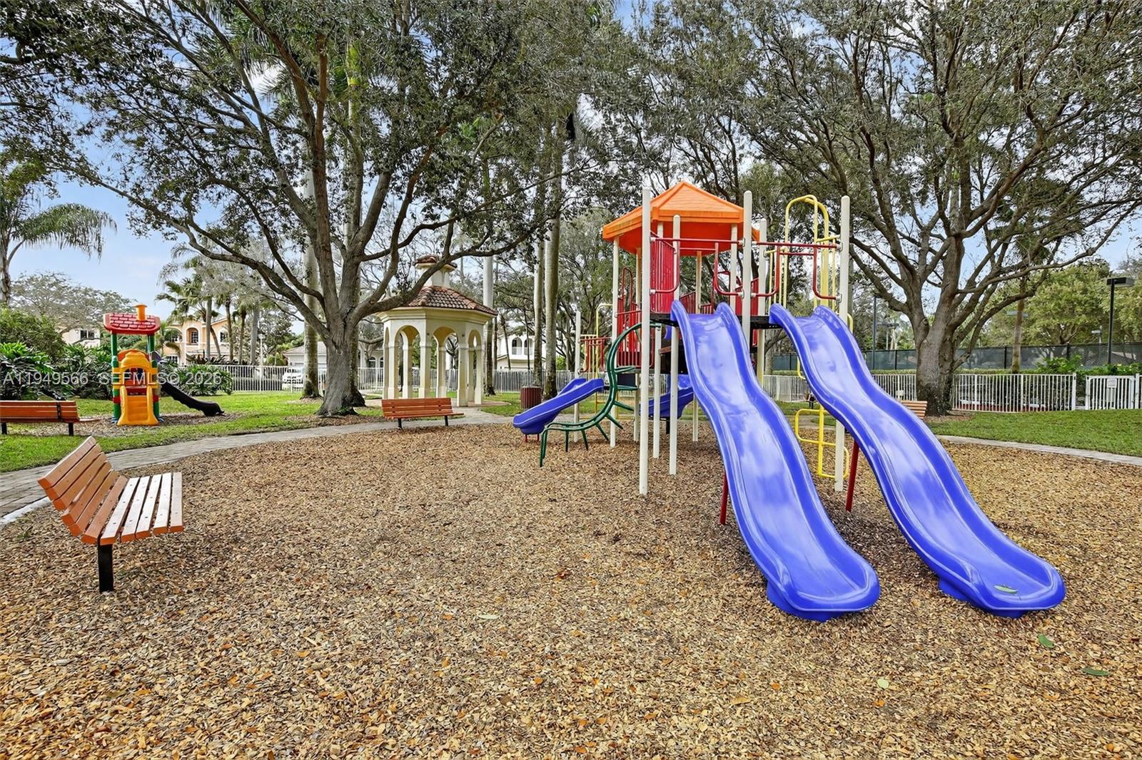 2216 NW 72nd Ter Pembroke Pines, FL 33024