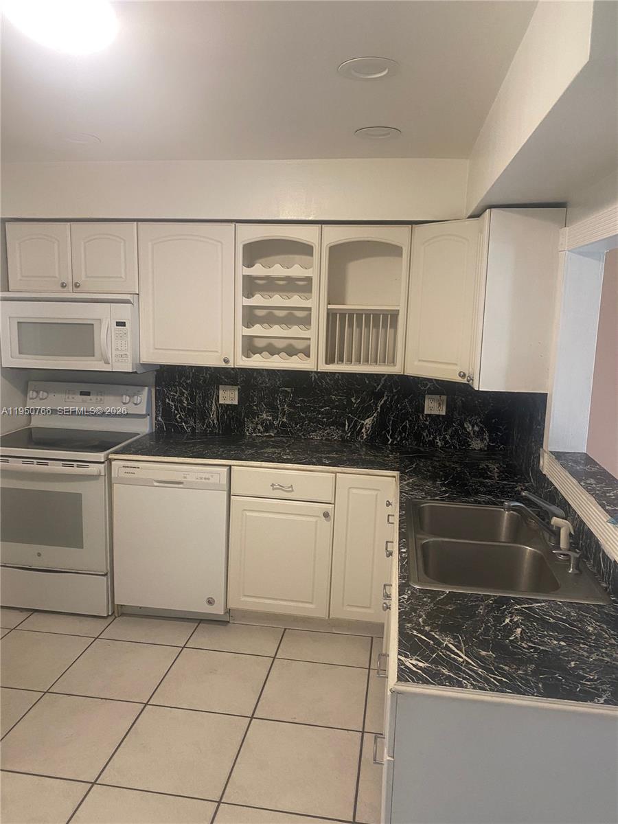 9438 SW 51st St Cooper City, FL 33328