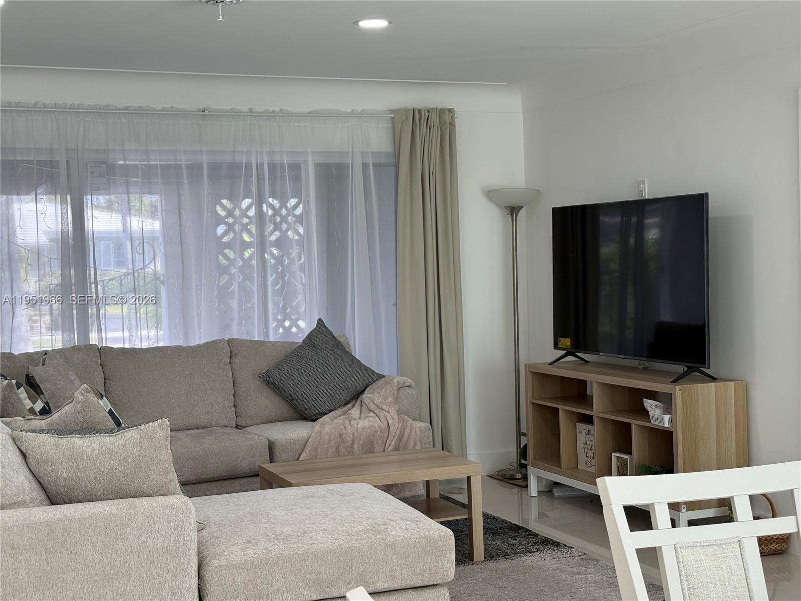 411 SE 6th Ave Pompano Beach, FL 33060