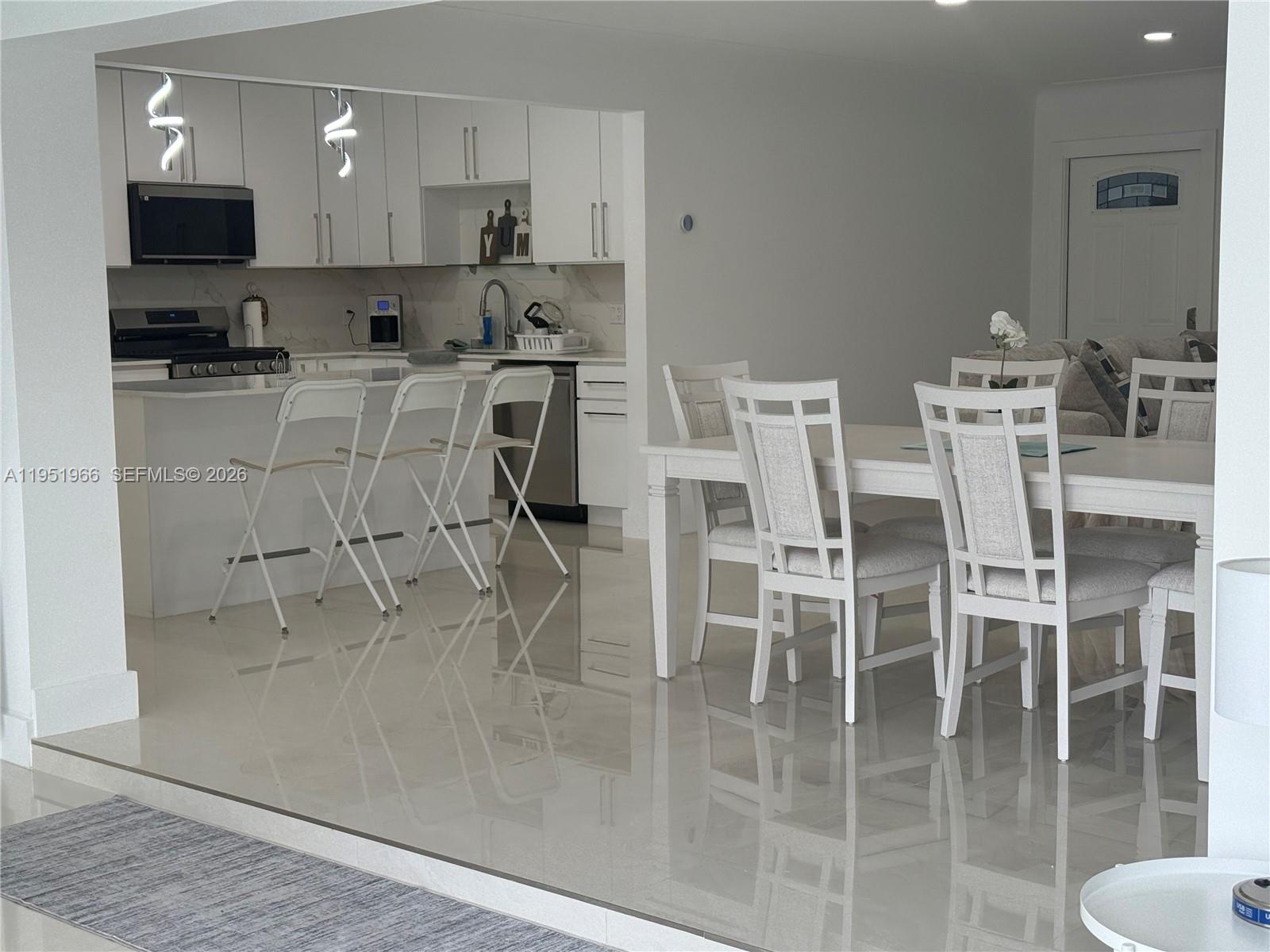 411 SE 6th Ave Pompano Beach, FL 33060