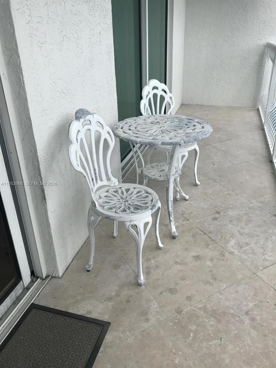 1200 Brickell Bay Dr #3921 Miami, FL 33131