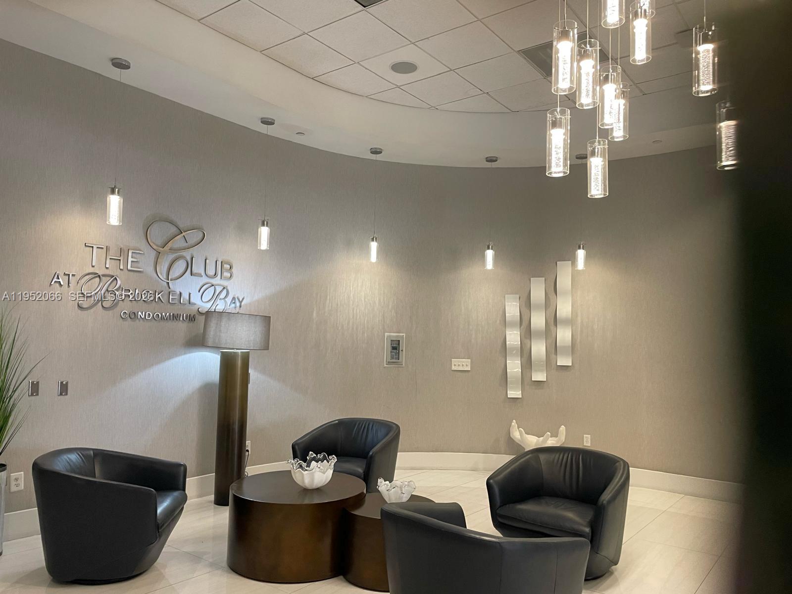 1200 Brickell Bay Dr #3921 Miami, FL 33131