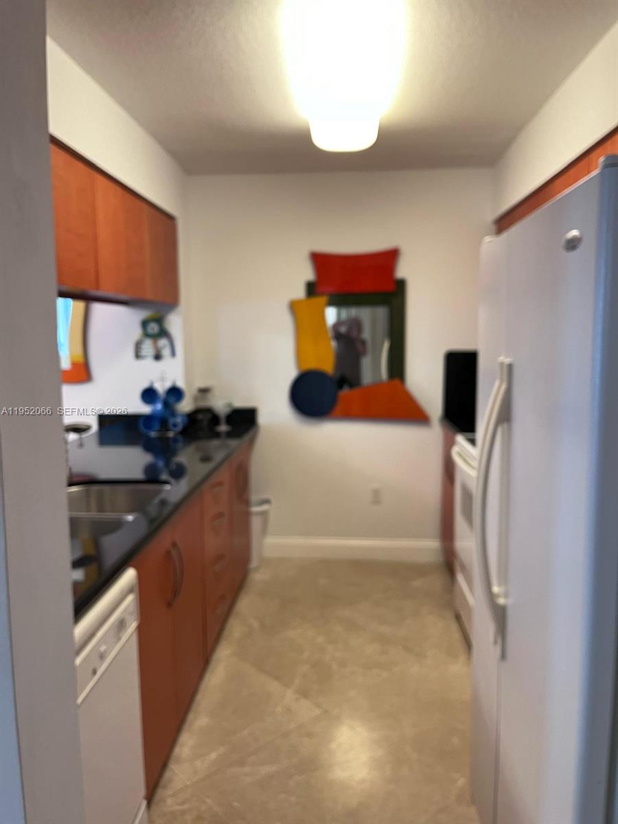 1200 Brickell Bay Dr #3921 Miami, FL 33131