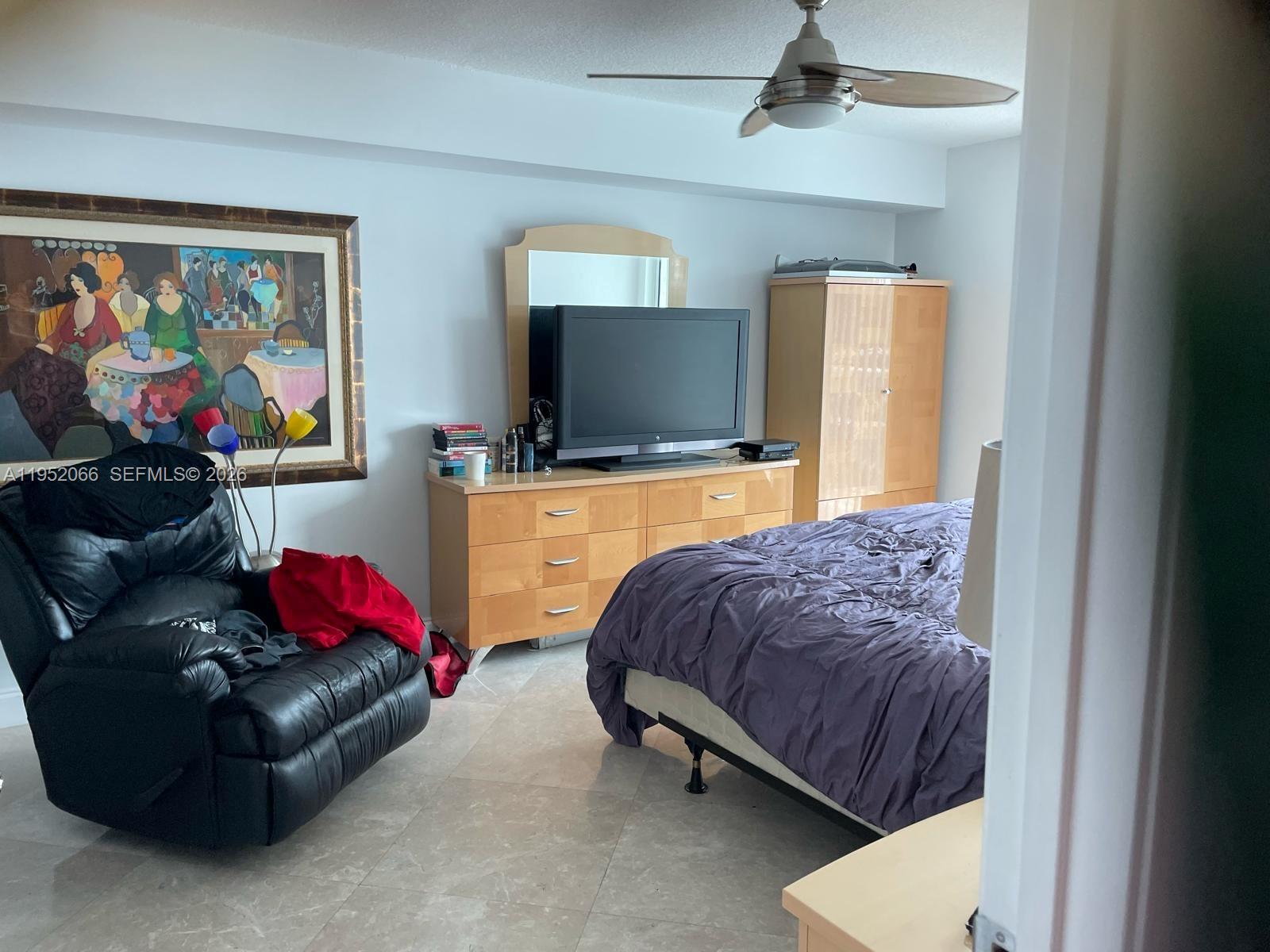 1200 Brickell Bay Dr #3921 Miami, FL 33131