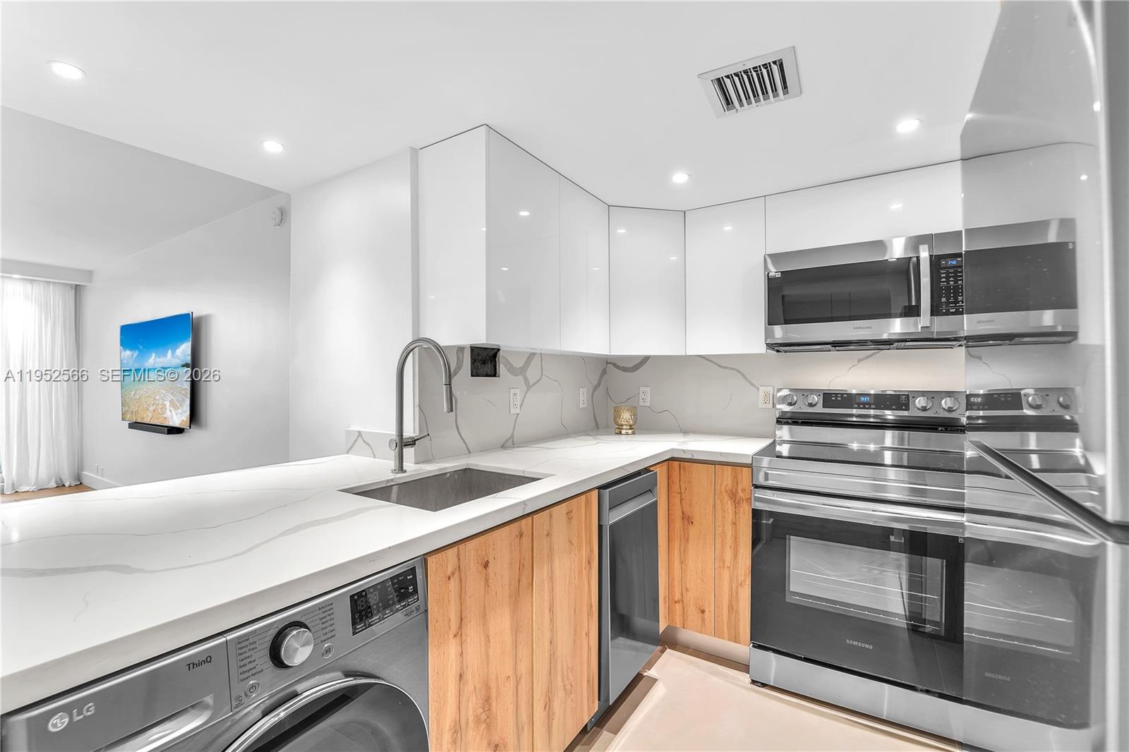 1000 West Ave #408 Miami Beach, FL 33139