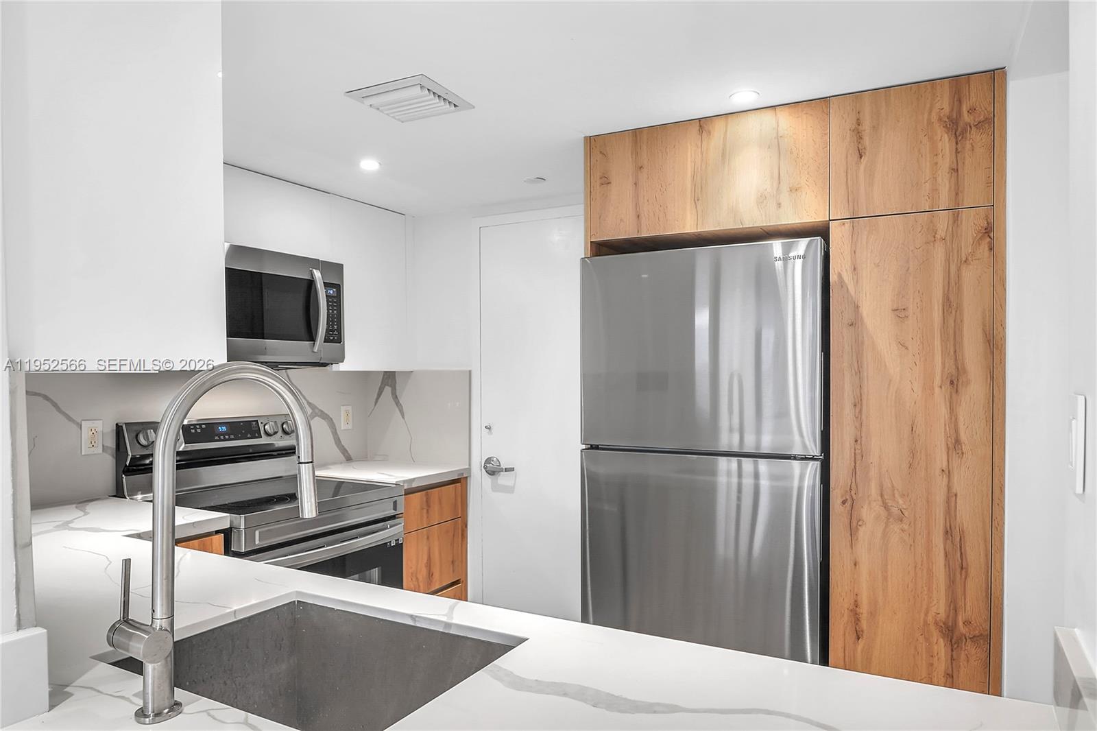 1000 West Ave #408 Miami Beach, FL 33139