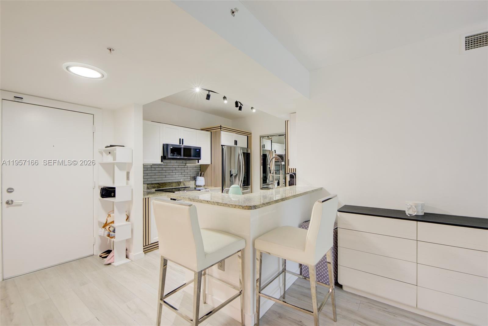 image The Venture at Aventura10