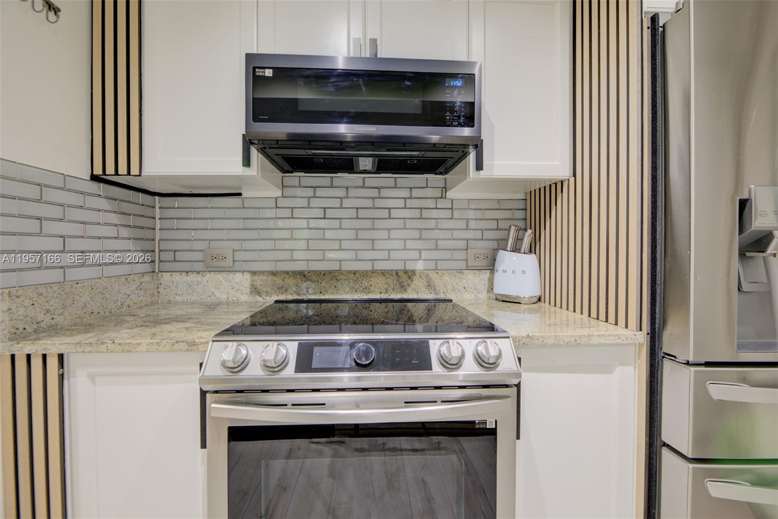 image The Venture at Aventura12