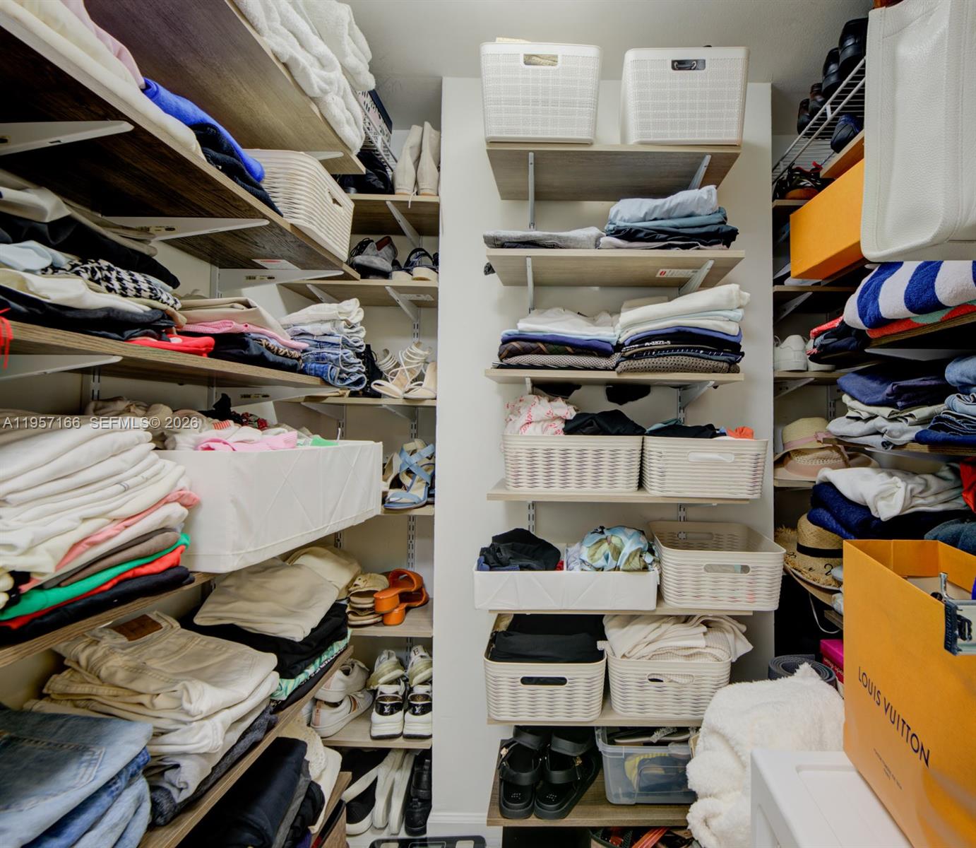 image The Venture at Aventura22