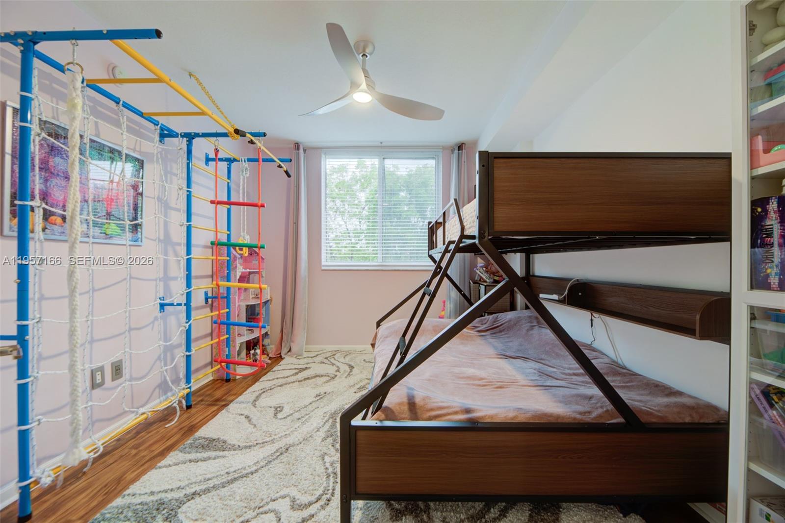 image The Venture at Aventura23