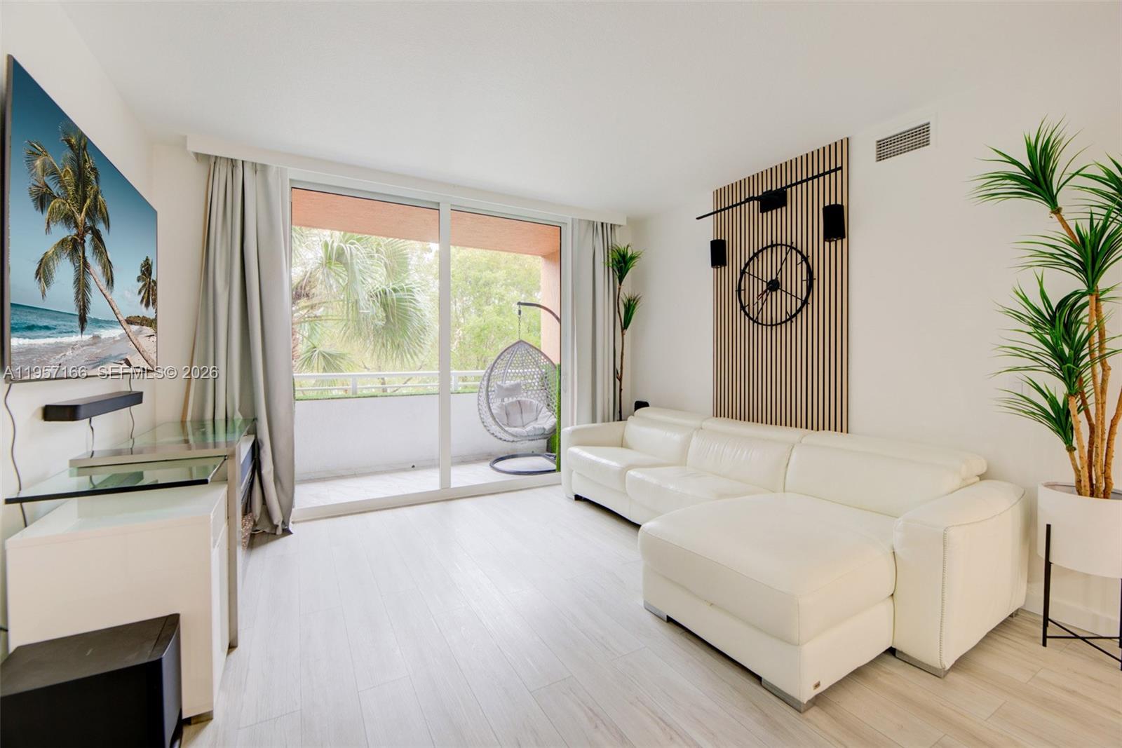 image The Venture at Aventura6