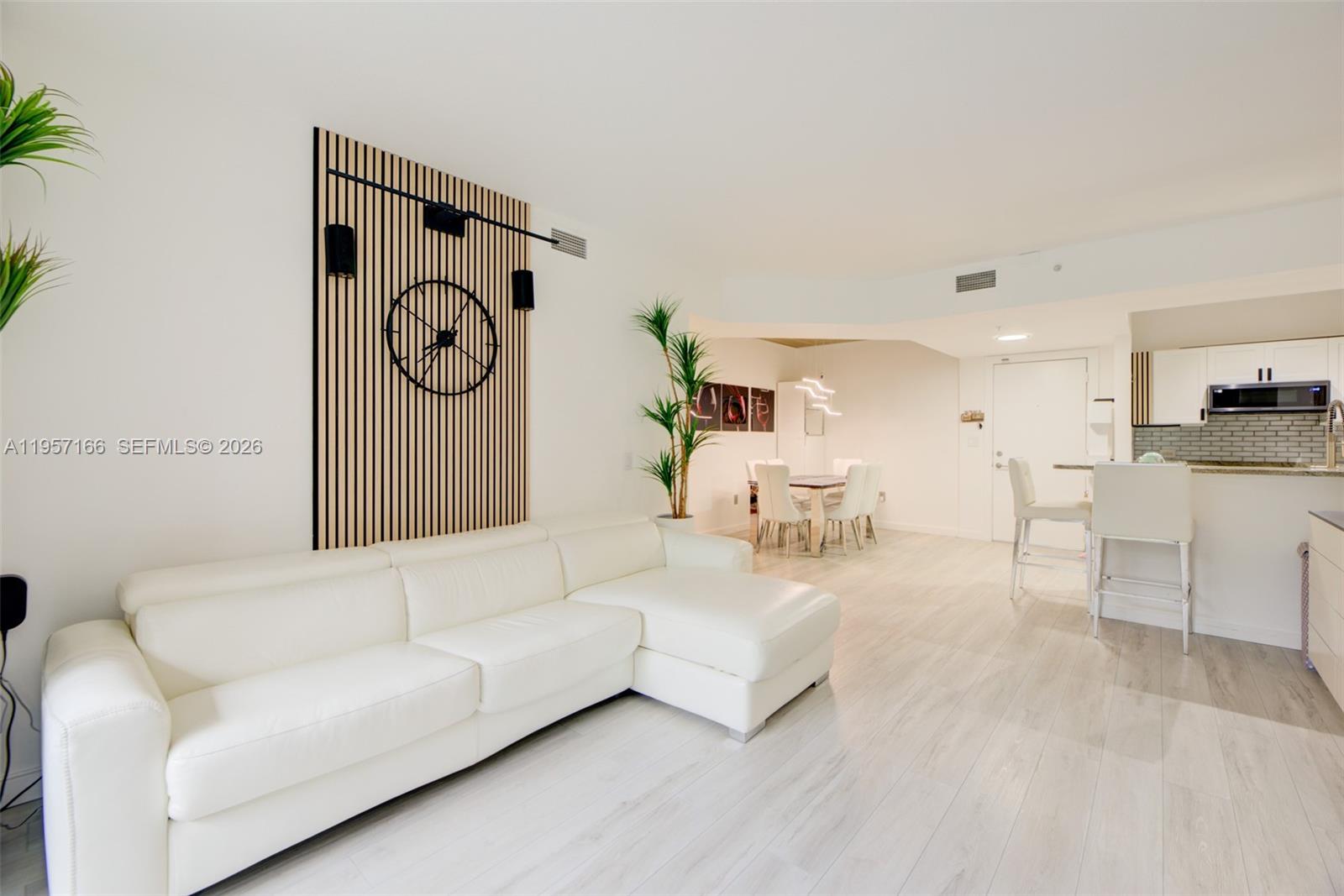 image The Venture at Aventura7