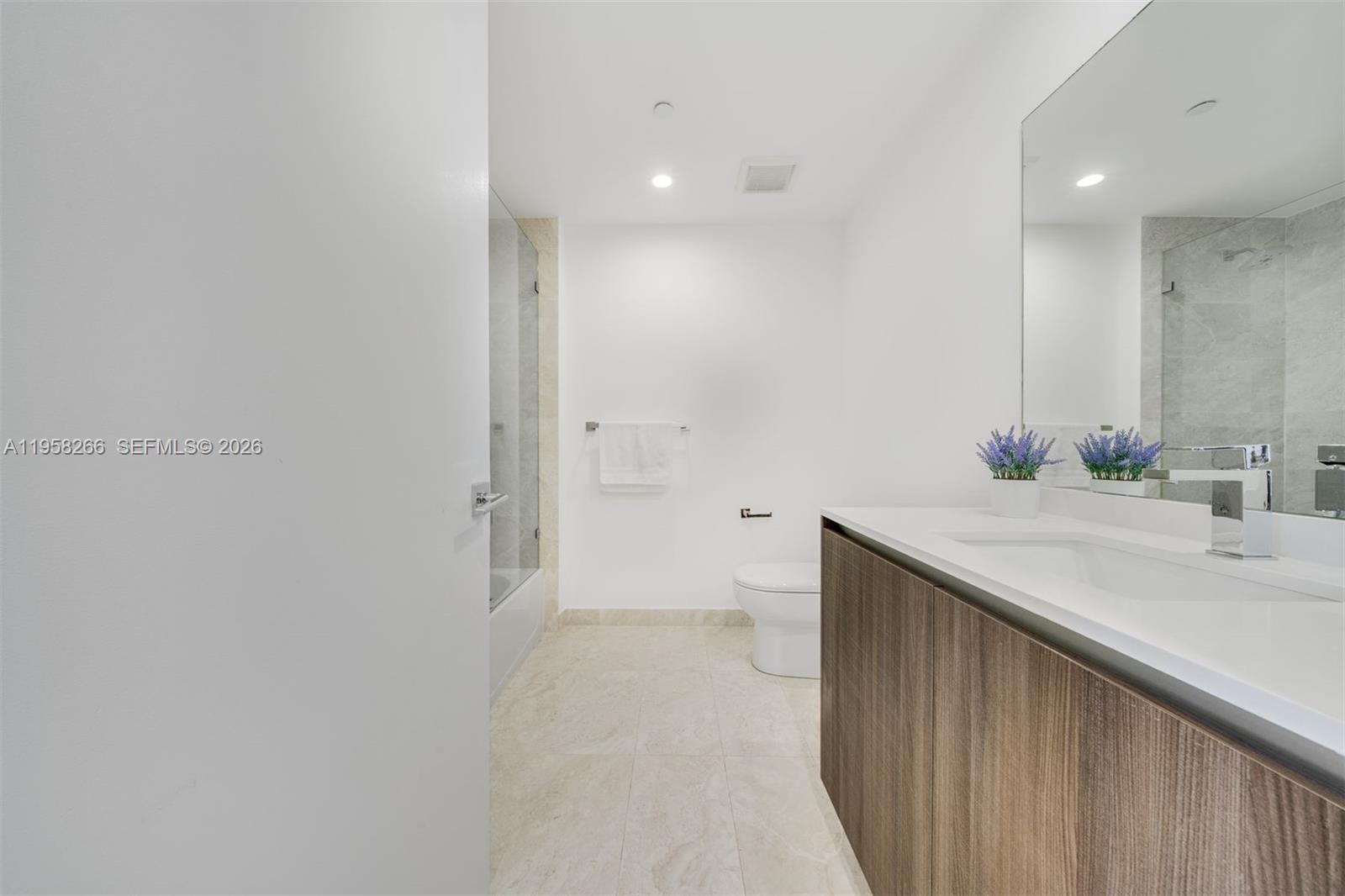 image Aria on the Bay15