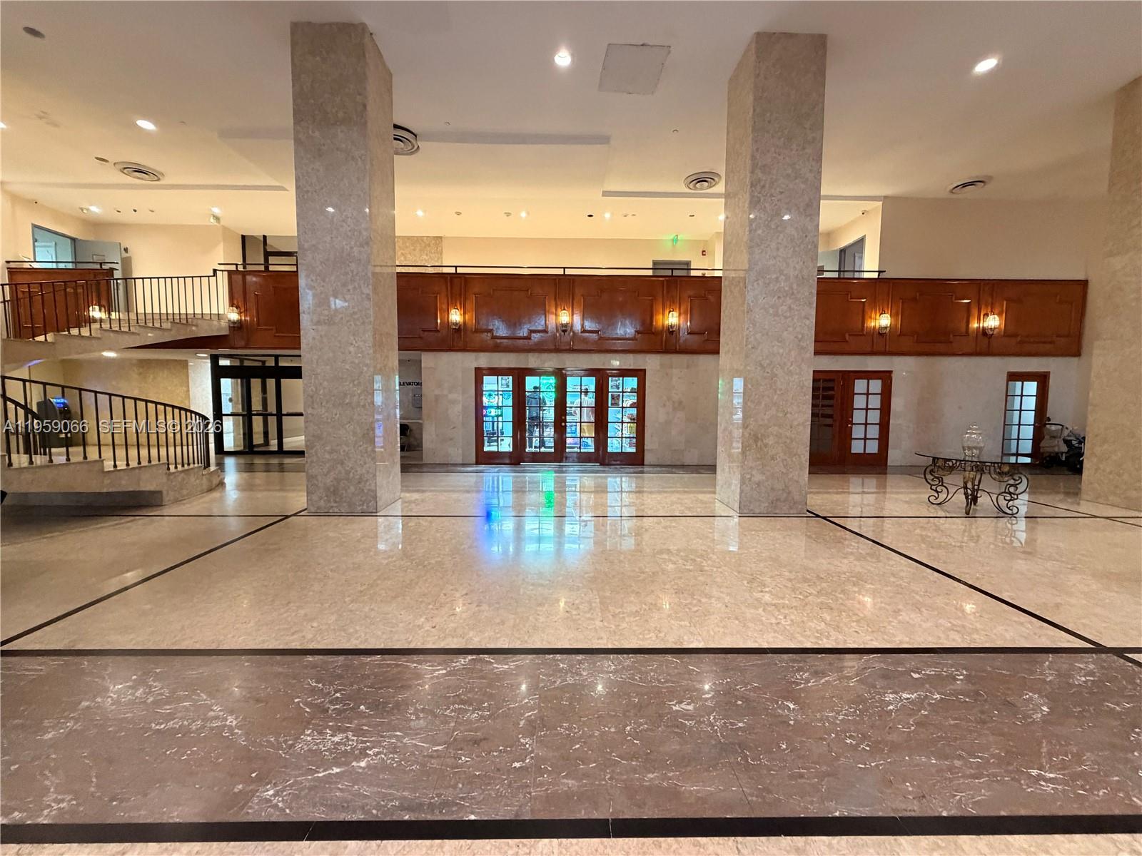 5601 Collins Ave #720 Miami Beach, FL 33140