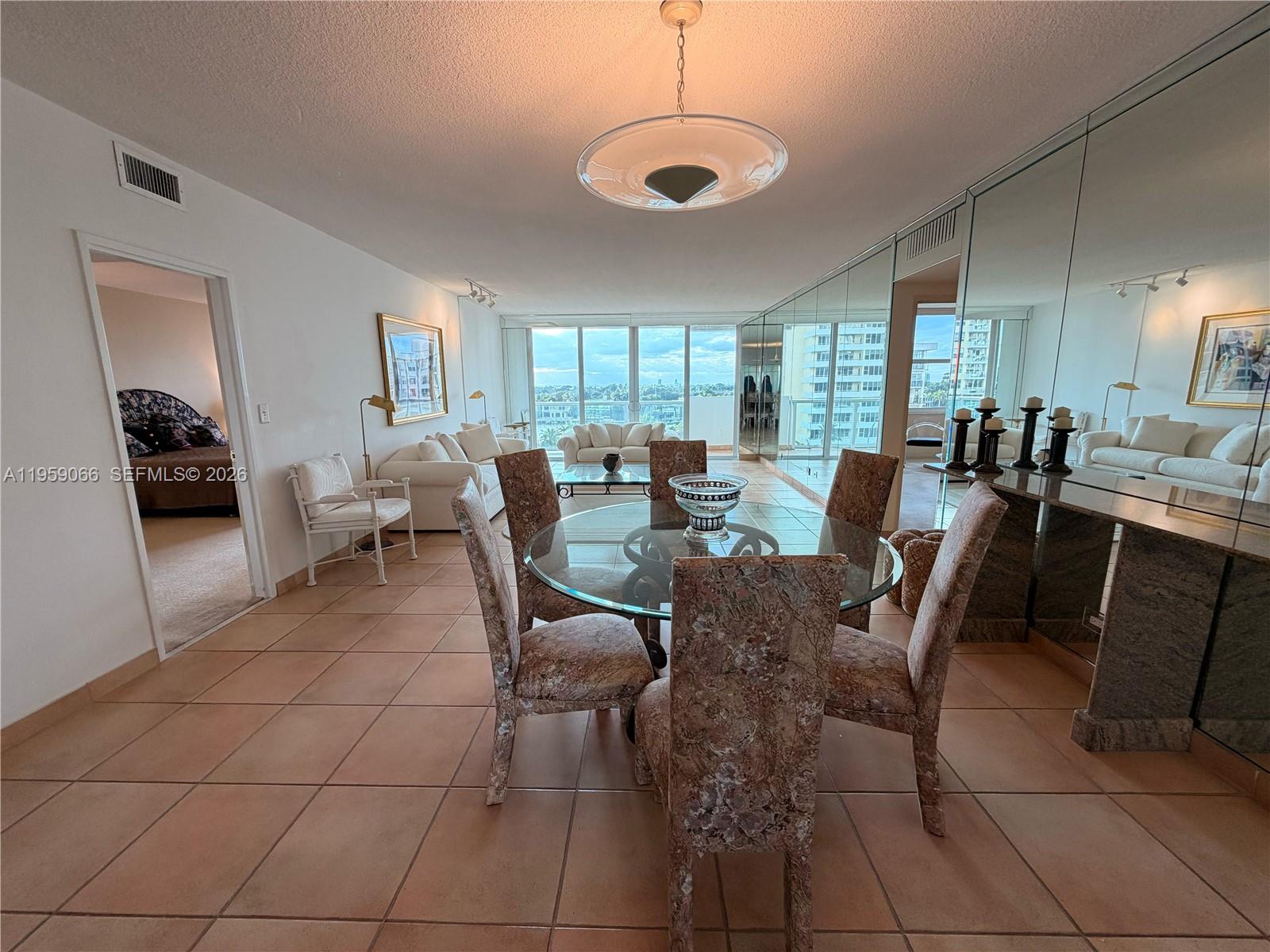 5601 Collins Ave #720 Miami Beach, FL 33140