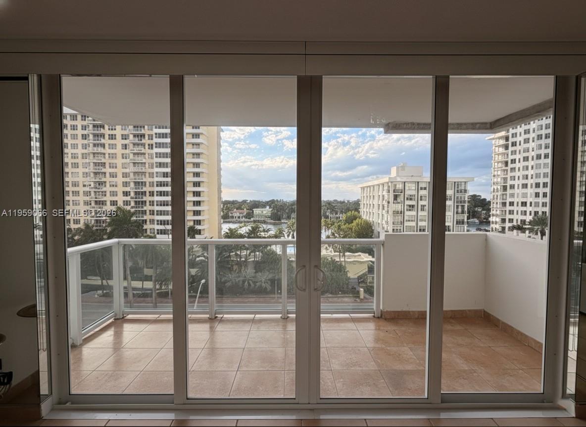 5601 Collins Ave #720 Miami Beach, FL 33140