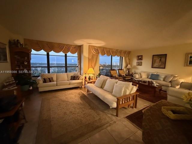 600 Three Iss Blvd #1004