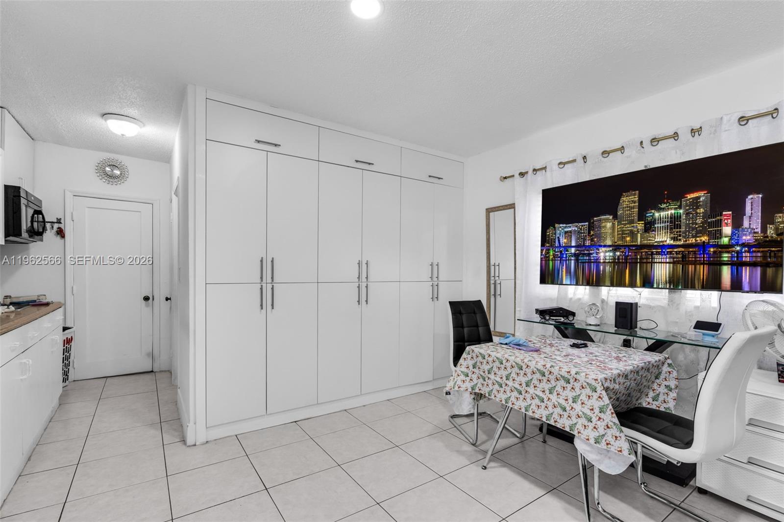 941 SW 31st Ct Miami, FL 33135