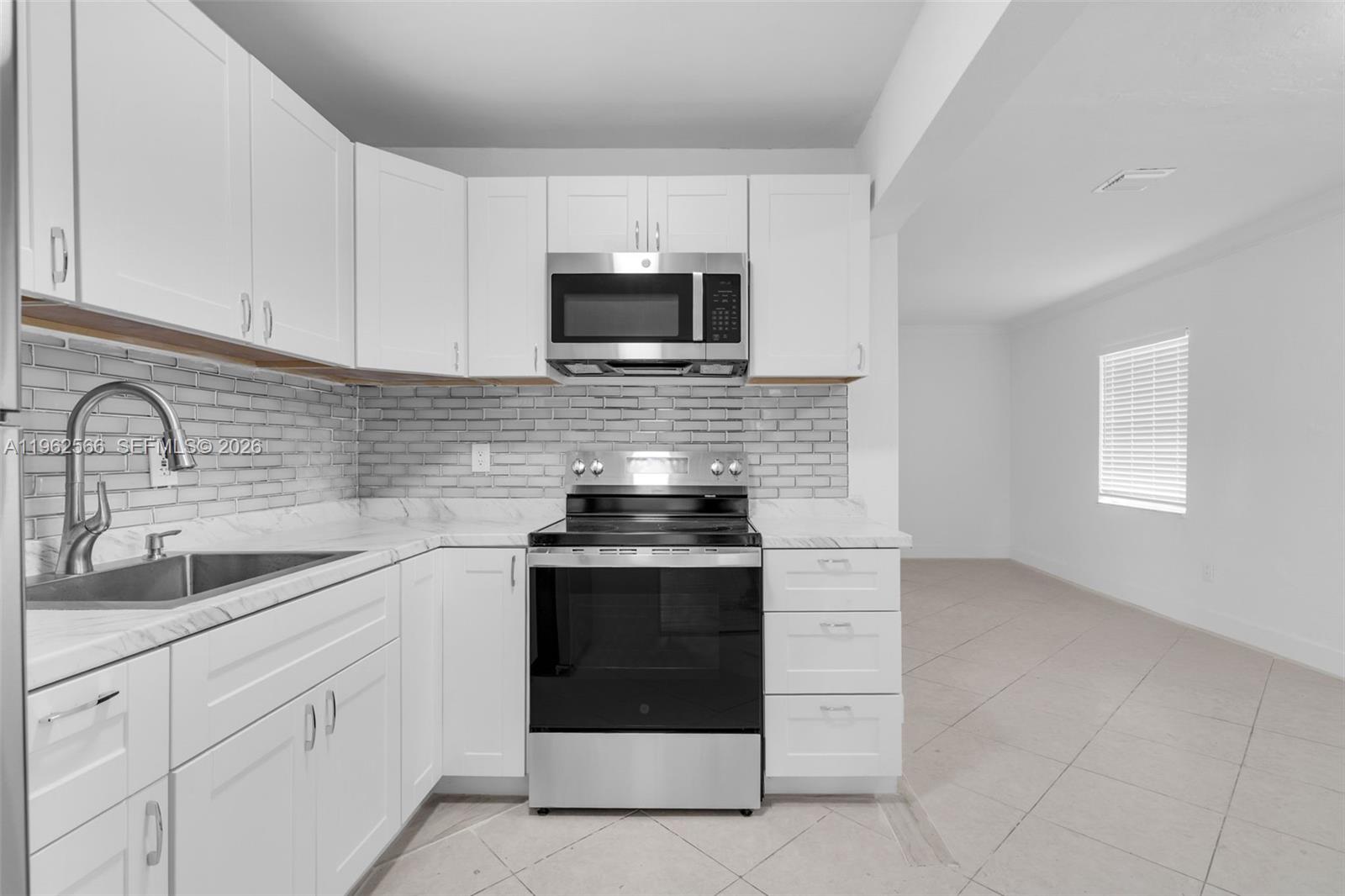 941 SW 31st Ct Miami, FL 33135