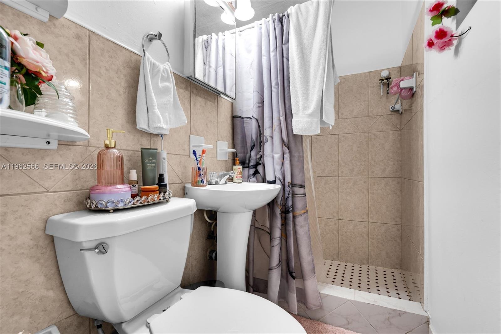 941 SW 31st Ct Miami, FL 33135