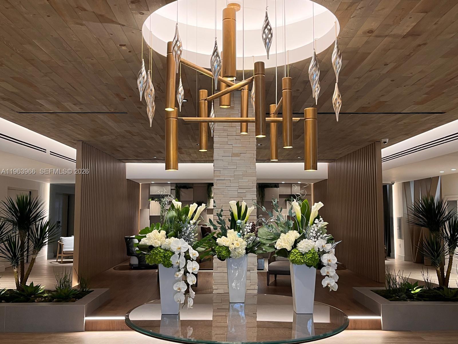 2301 Collins Ave #543