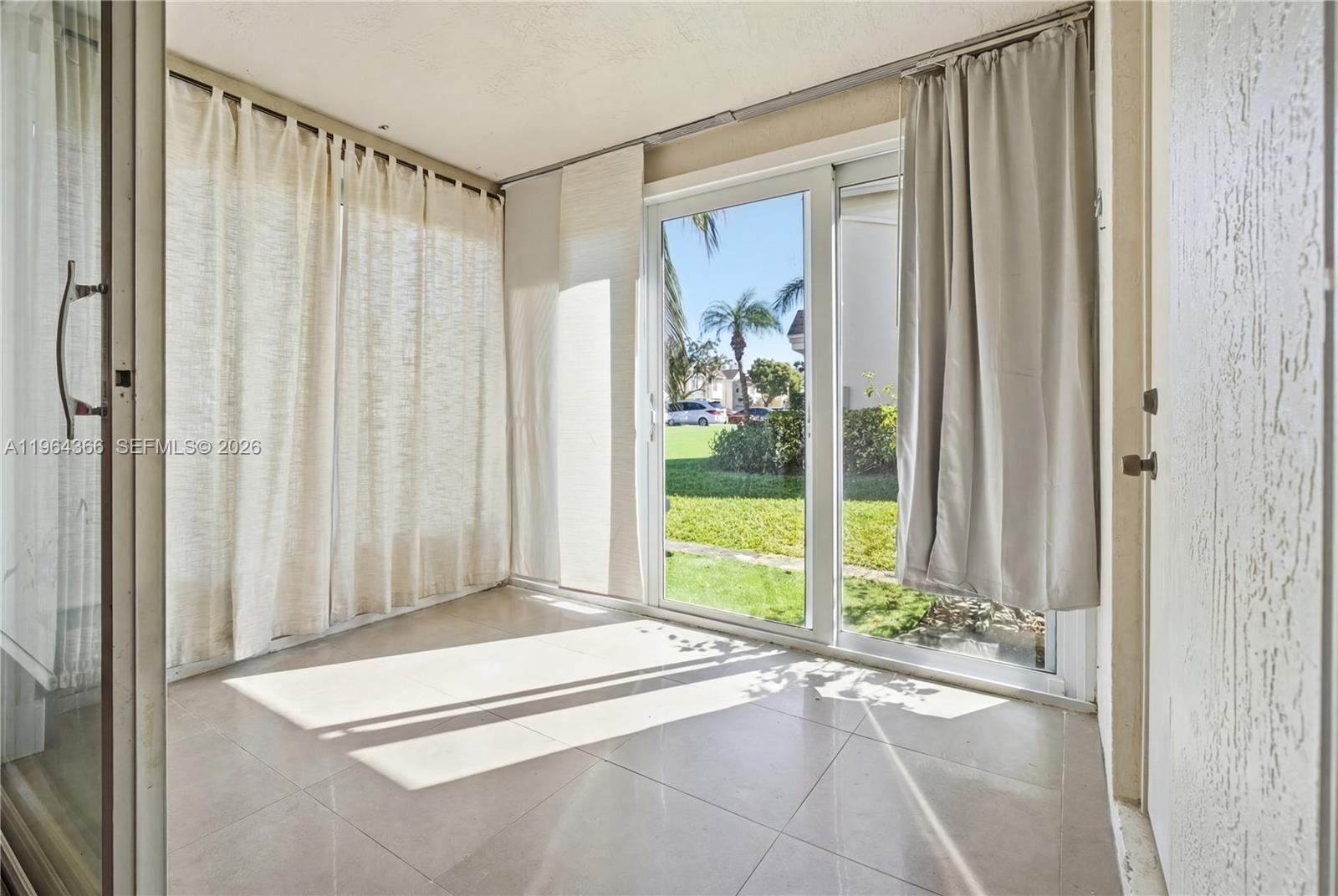 2 Simonton Cir Weston, FL 33326