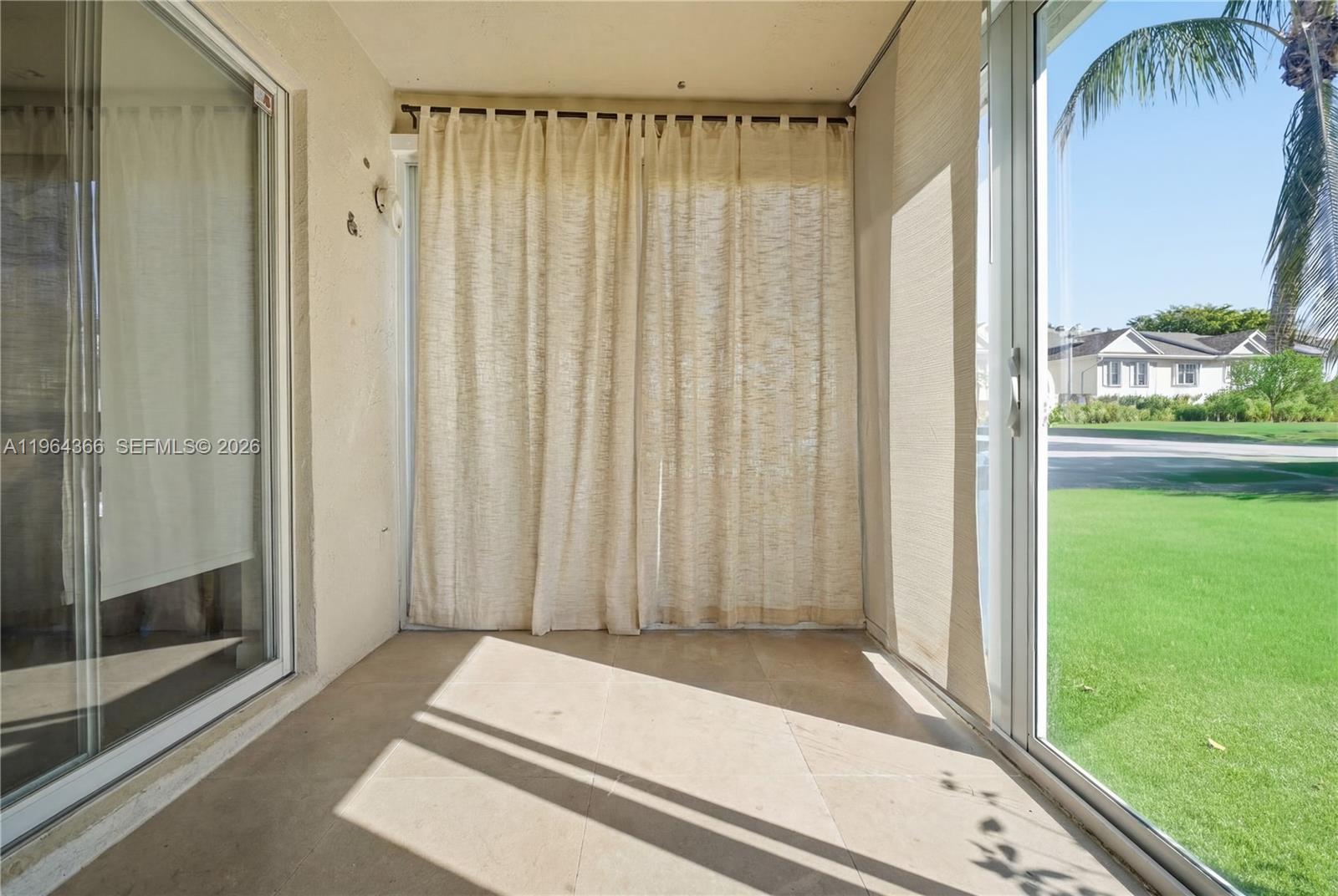 2 Simonton Cir Weston, FL 33326