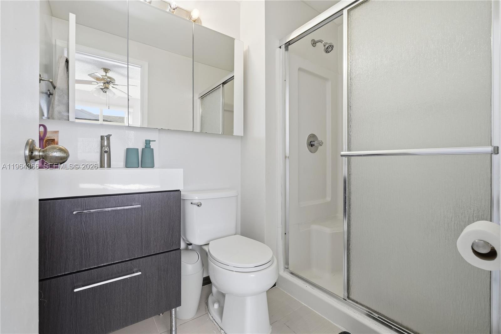 2 Simonton Cir Weston, FL 33326