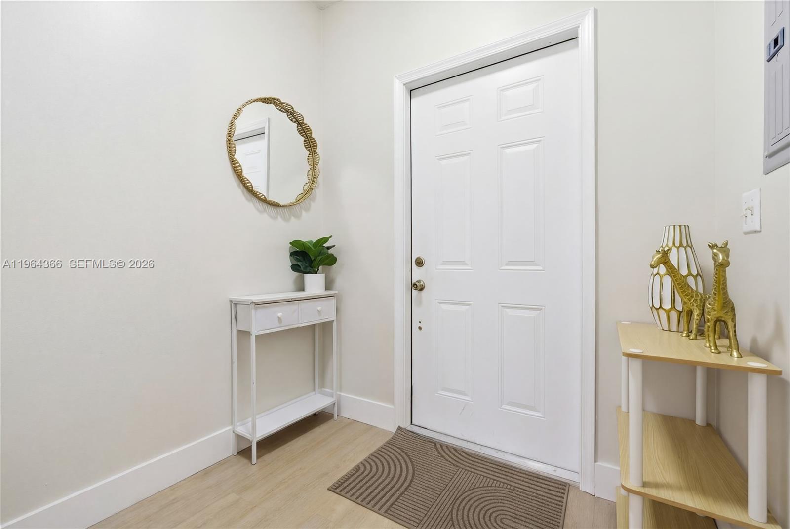 2 Simonton Cir Weston, FL 33326