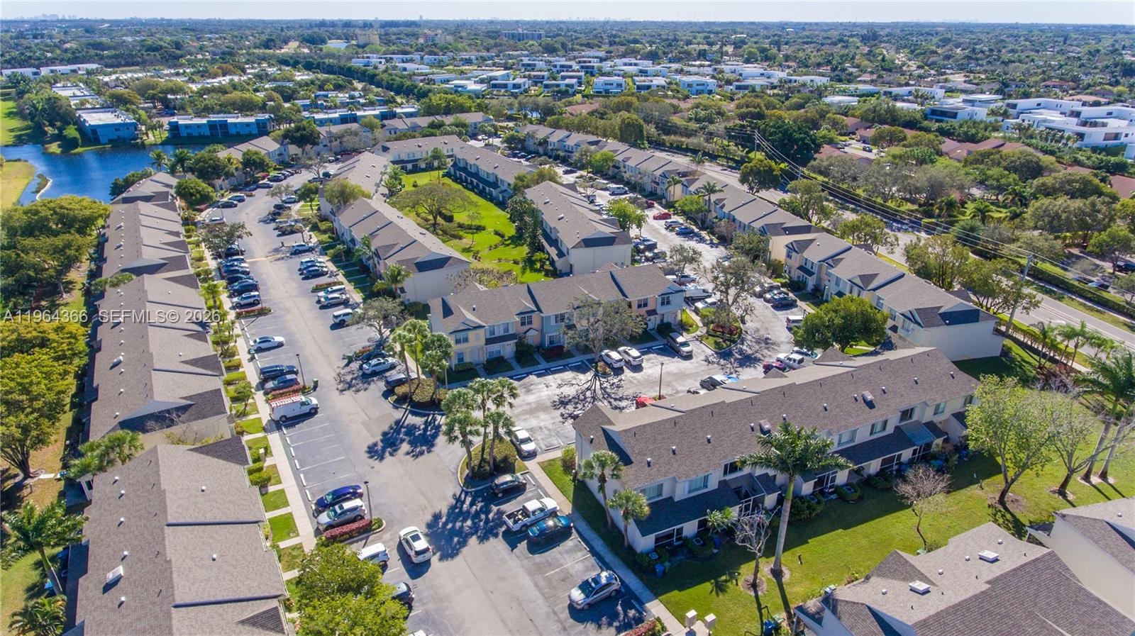 2 Simonton Cir Weston, FL 33326