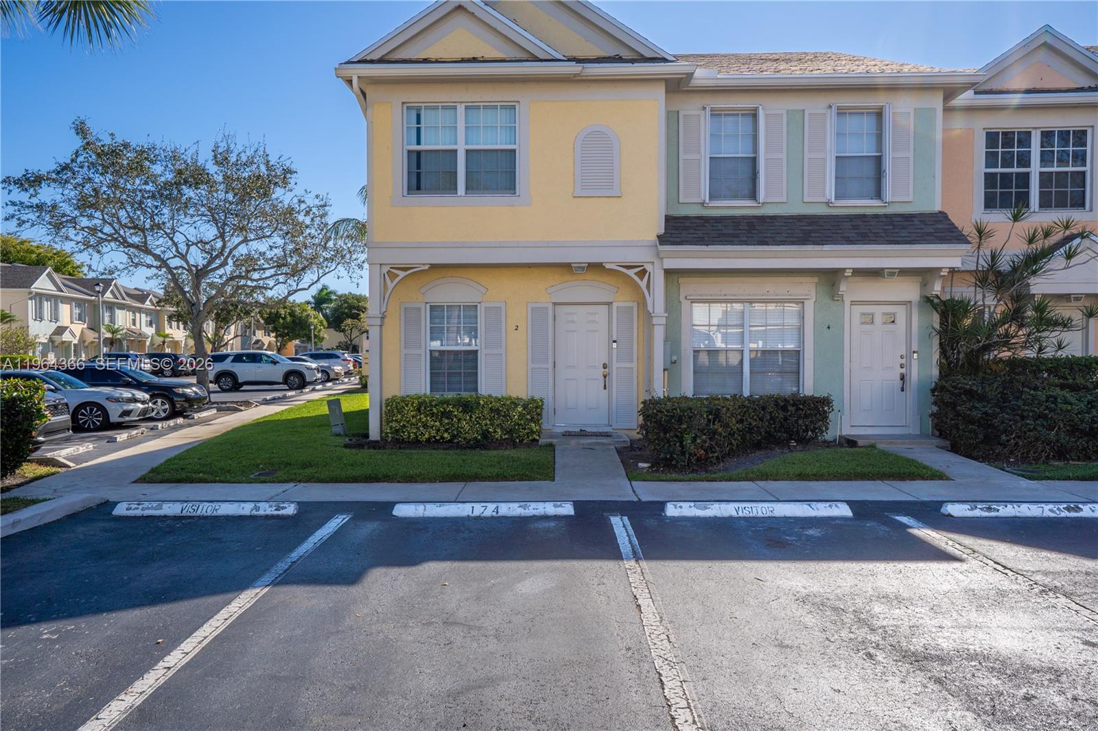 2 Simonton Cir Weston, FL 33326