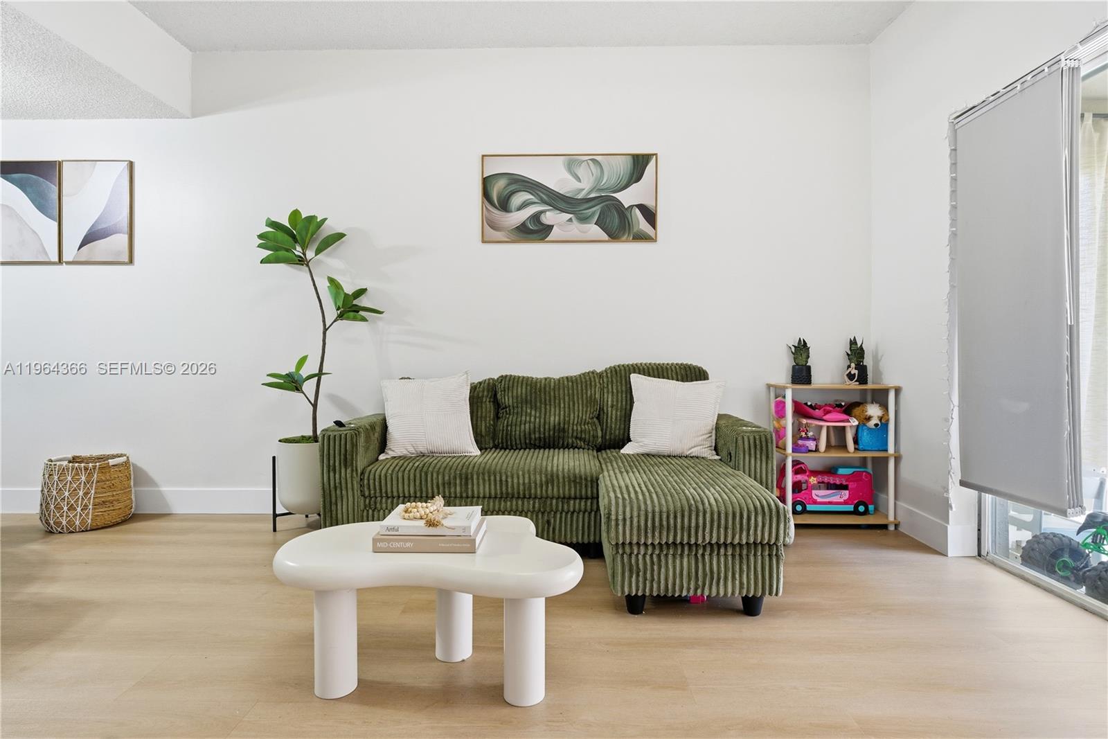 2 Simonton Cir Weston, FL 33326