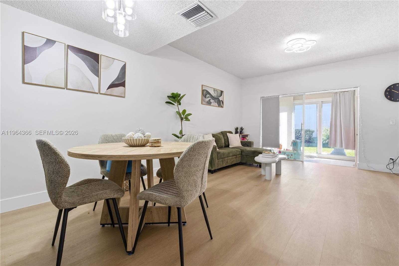 2 Simonton Cir Weston, FL 33326