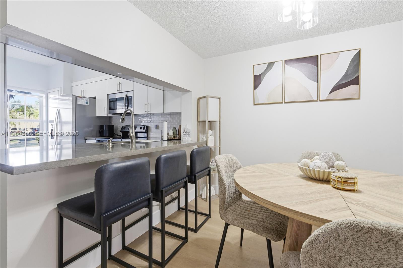 2 Simonton Cir Weston, FL 33326