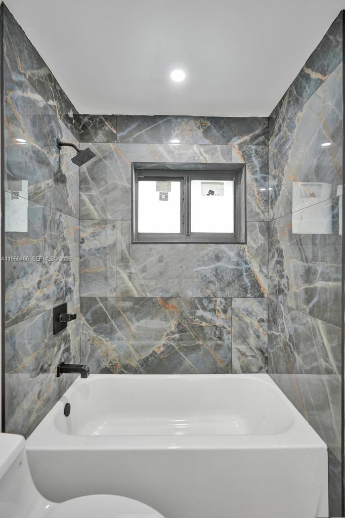 1628 NE 7th Ave Fort Lauderdale, FL 33305