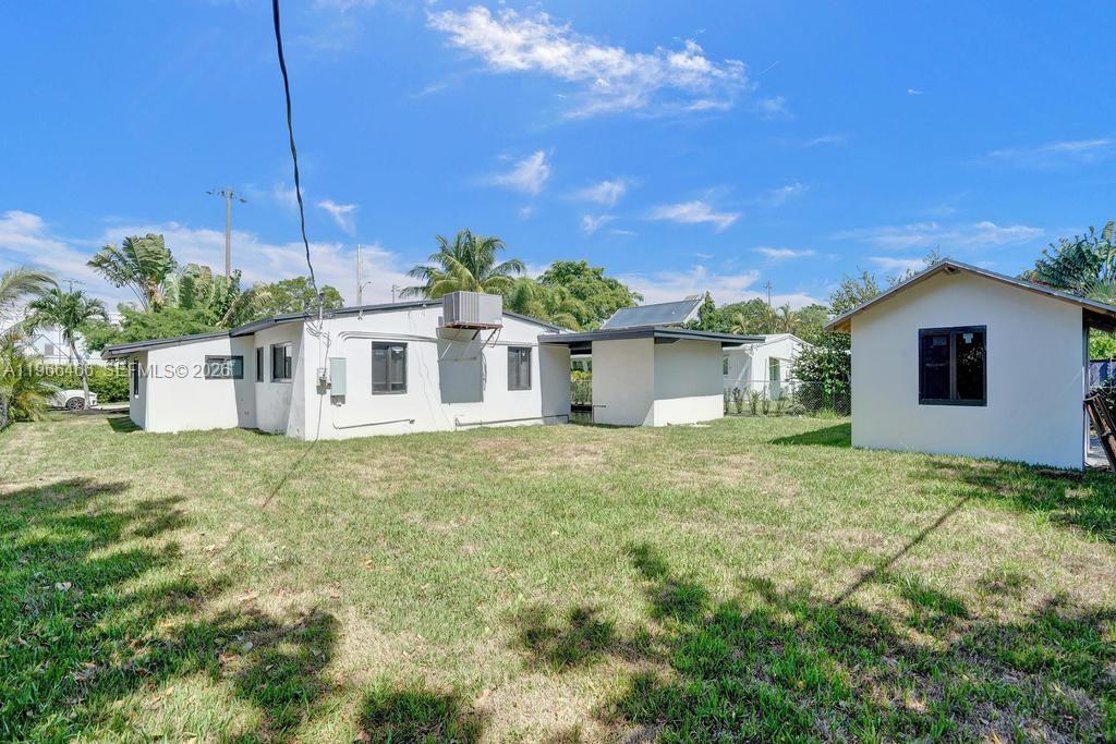 1628 NE 7th Ave Fort Lauderdale, FL 33305