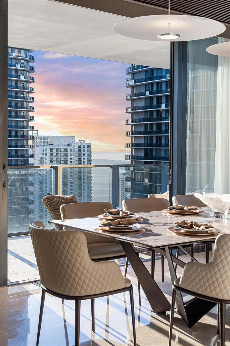 image Rise Brickell City Centre10