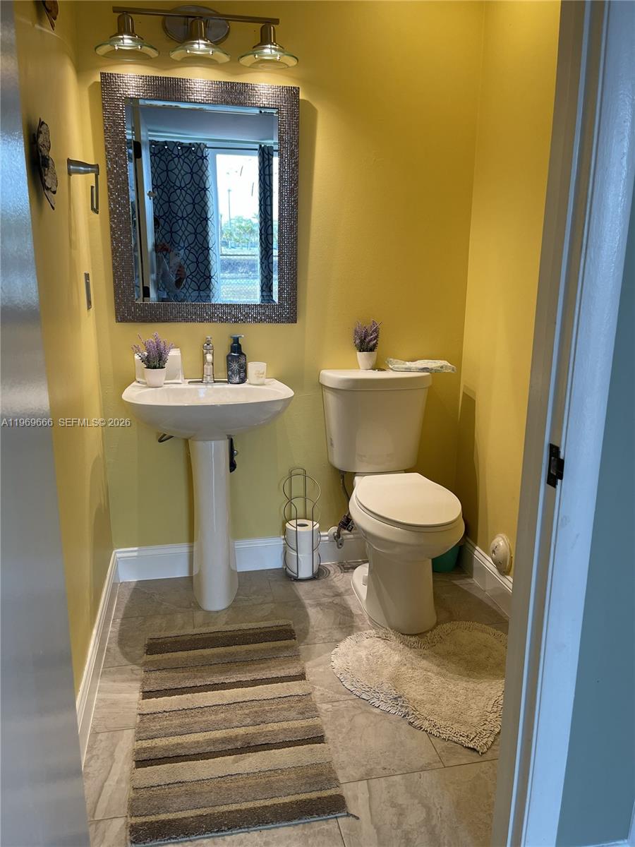 11712 SW 1st St Coral Springs, FL 33071