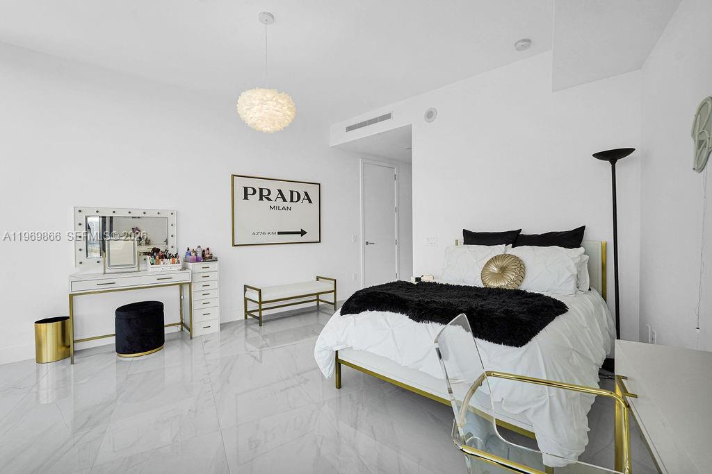 image Porsche Design Tower16